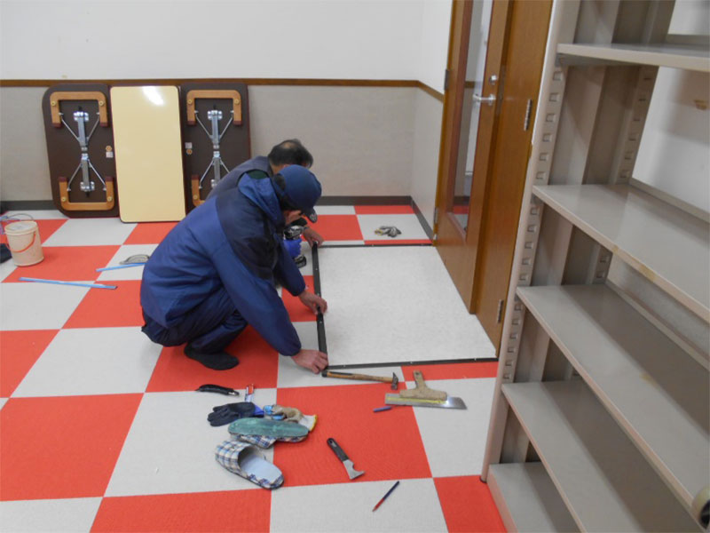 ★タイルカーペット張替え工事!!