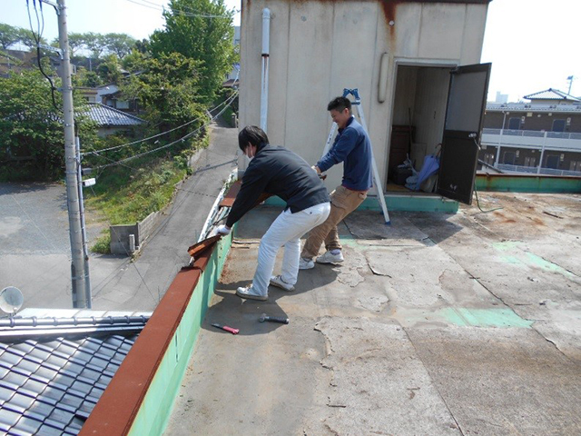 笠木も解体、撤去します！！