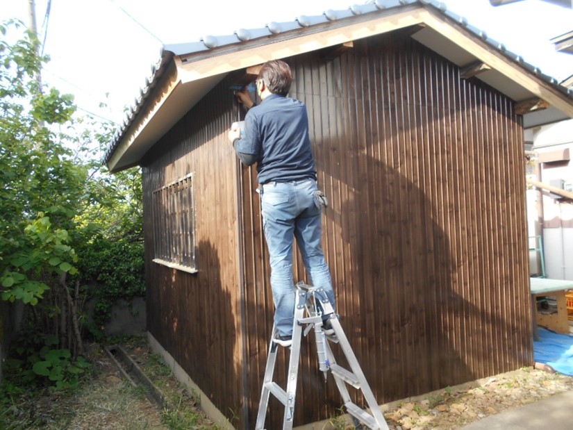 仕上げのコーキングを打ちます！！