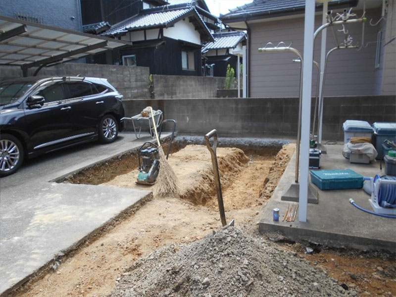 バイク保管庫の基礎の掘方をしました！！