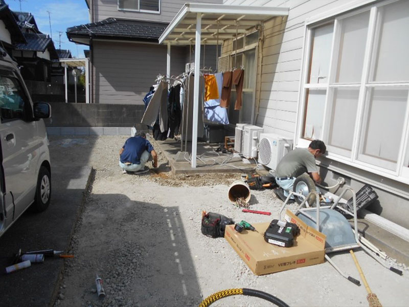 バイク保管庫の中まで配線します！！