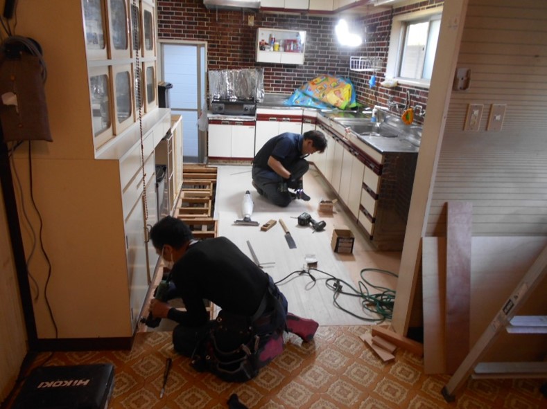 新規の合板(T1)を施工します!!
