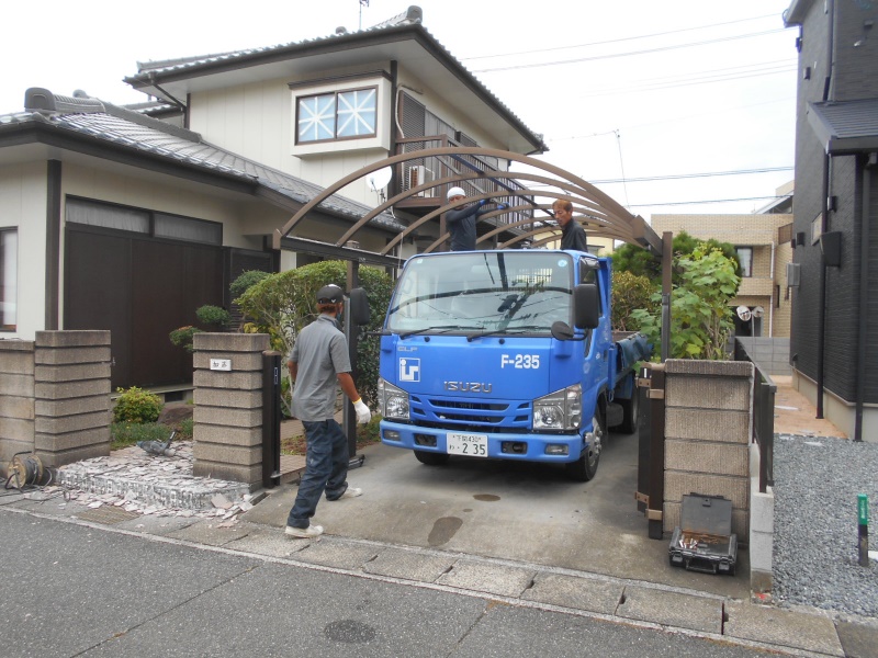 カーポートの解体をします！！